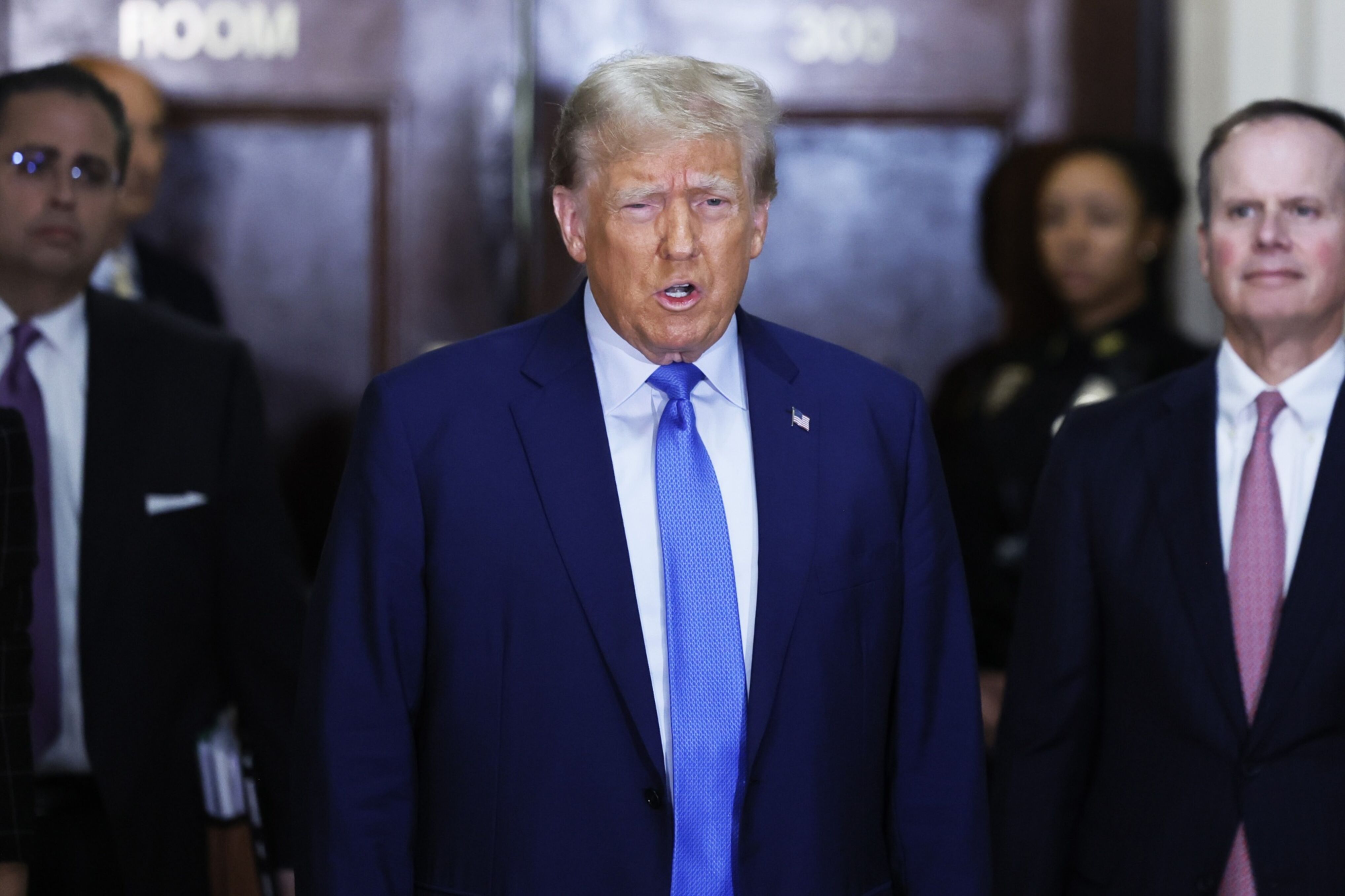 With Trump in court, former advisors are quietly drafting his economic and tax policy - Vimarsana News