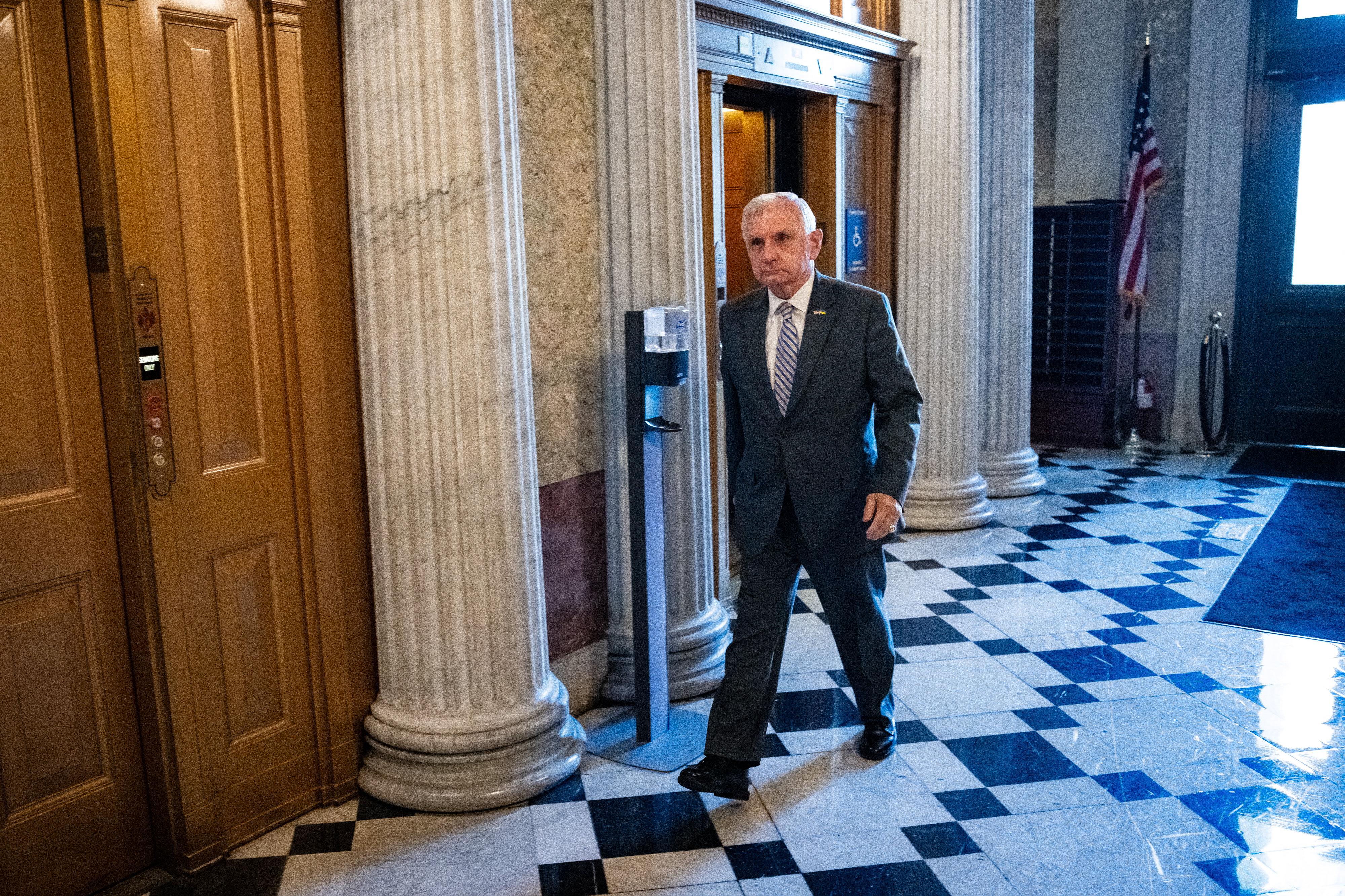 Bank - approved yield language teeters as Senate weighs CLARITY